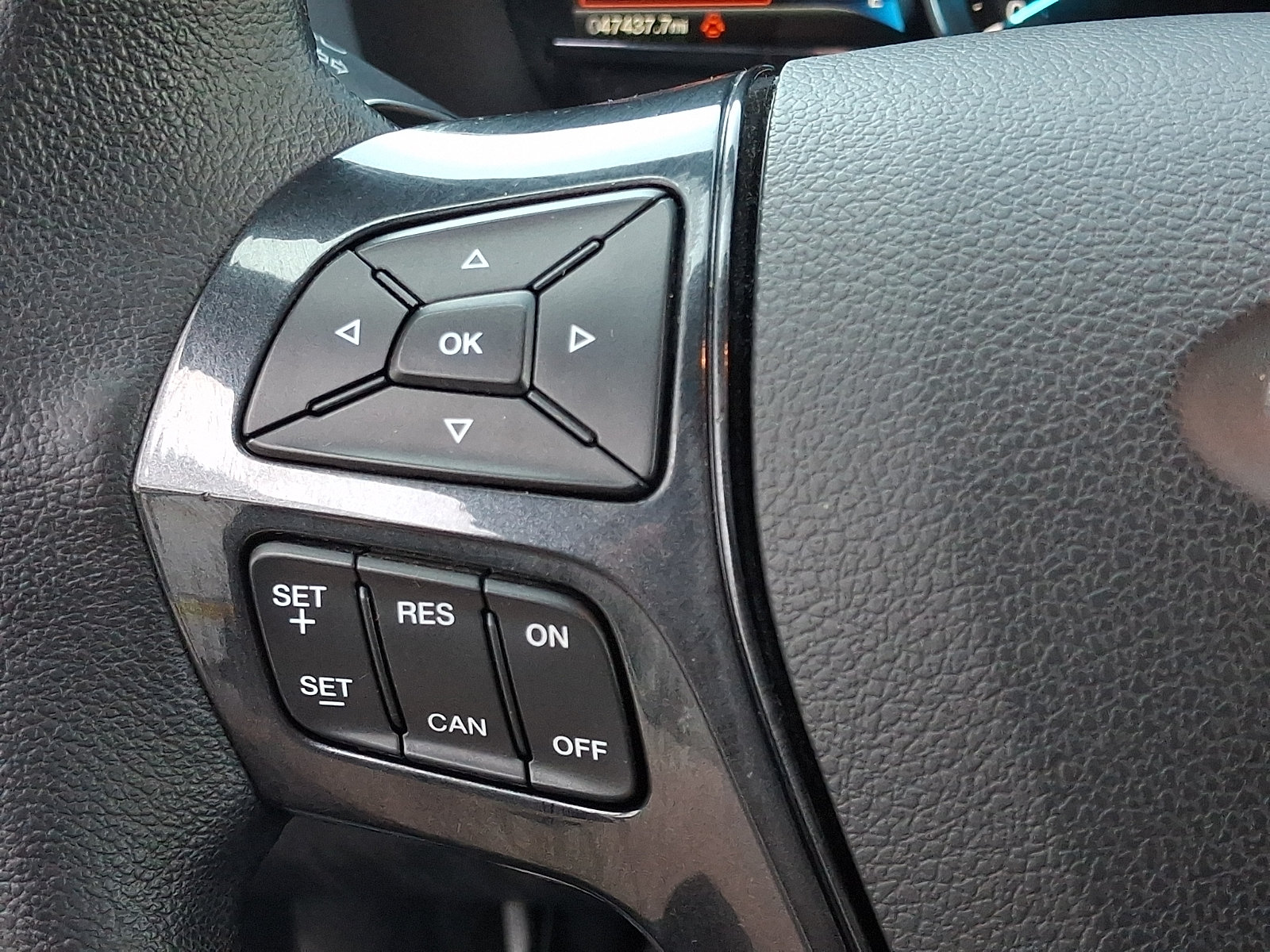 Certified 2017 Ford Explorer XLT w/ Equipment Group 202A AWD/4WD image 25