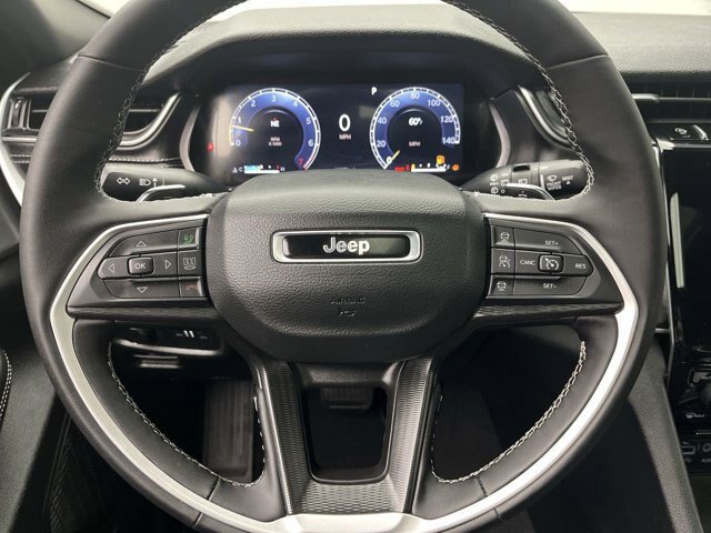 Used 2025 Jeep Grand Cherokee L Altitude AWD/4WD image 19