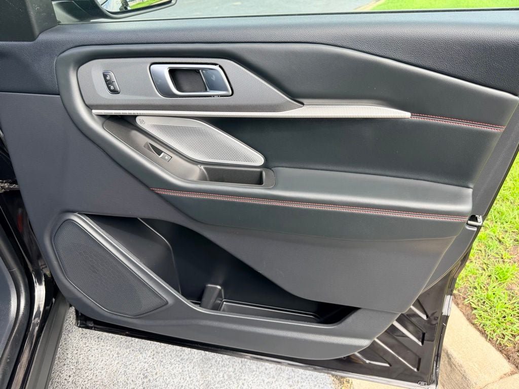 Certified 2025 Ford Explorer ST RWD image 13