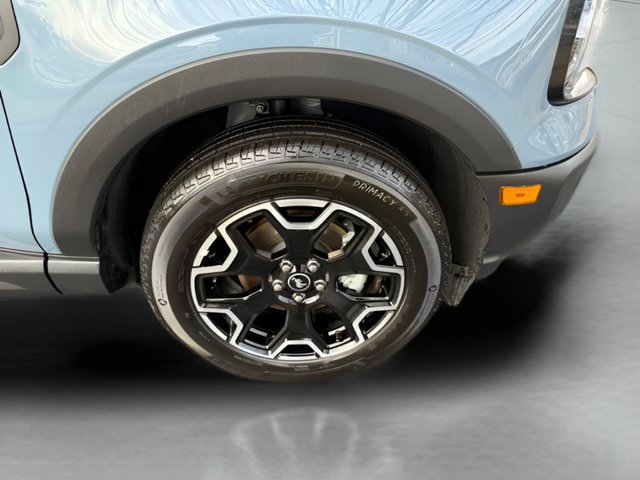 Certified 2025 Ford Bronco Sport Outer Banks w/ Outer Banks Tech Package+ AWD/4WD image 32