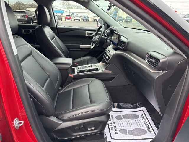 Certified 2024 Ford Explorer XLT w/ Equipment Group 202A AWD/4WD image 35