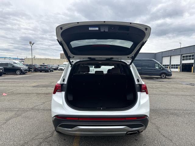 Used 2022 Hyundai Santa Fe SEL w/ Convenience + Premium Package AWD/4WD image 10
