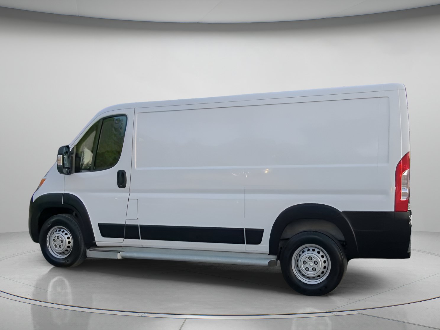 Used 2025 RAM ProMaster 2500 w/ U-Haul Equipment Group FWD image 18
