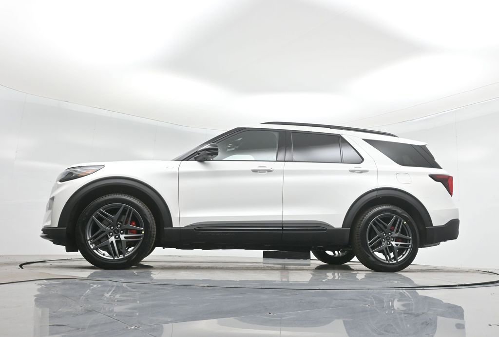 Certified 2025 Ford Explorer ST-Line w/ Premium Package image 54