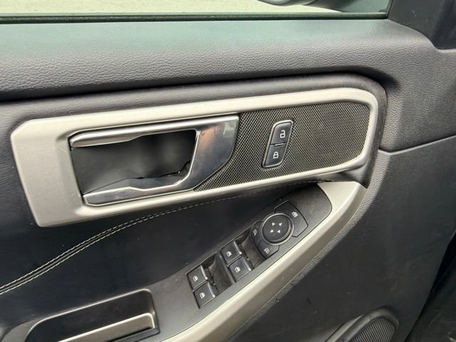 Certified 2022 Ford Explorer XLT RWD image 5