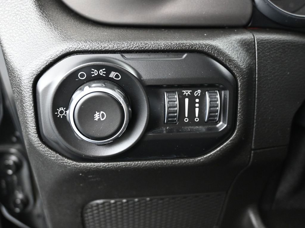 Used 2018 Jeep Wrangler Unlimited Sport image 12