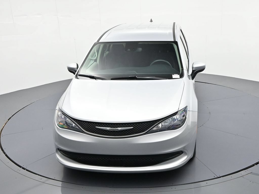 Used 2023 Chrysler Voyager LX FWD image 15