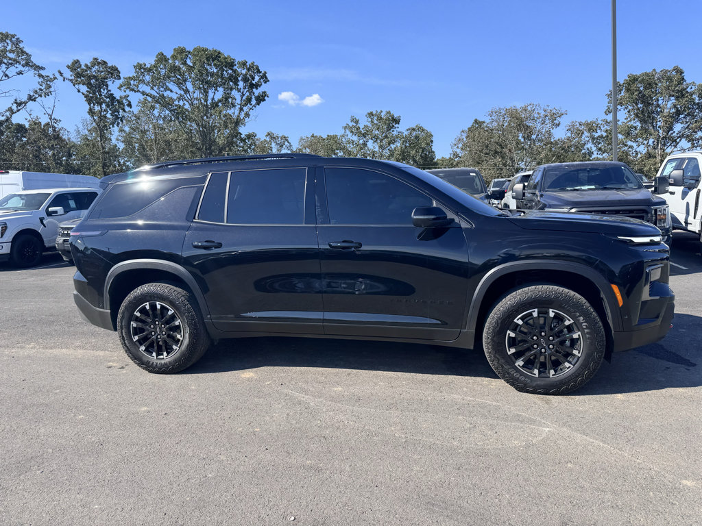 Used 2025 Chevrolet Traverse Z71 w/ Enhanced Driving Package AWD/4WD image 5