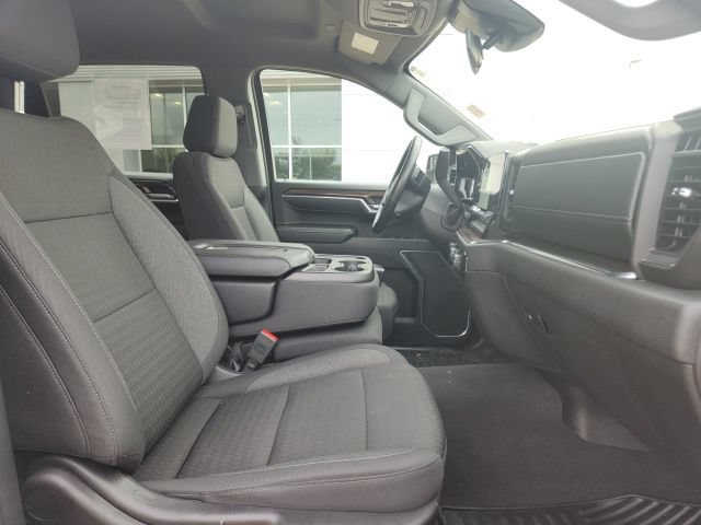 Used 2025 Chevrolet Silverado 1500 LT RWD image 16