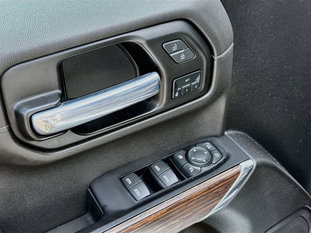 Used 2022 Chevrolet Silverado 1500 High Country AWD/4WD image 18