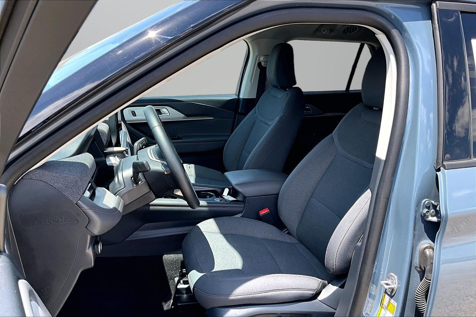 Certified 2025 Ford Explorer Active AWD/4WD image 16