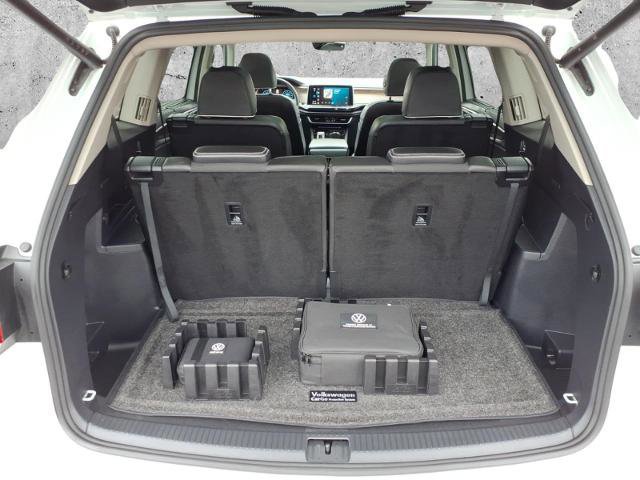 Used 2024 Volkswagen Atlas SEL Premium R-Line image 28