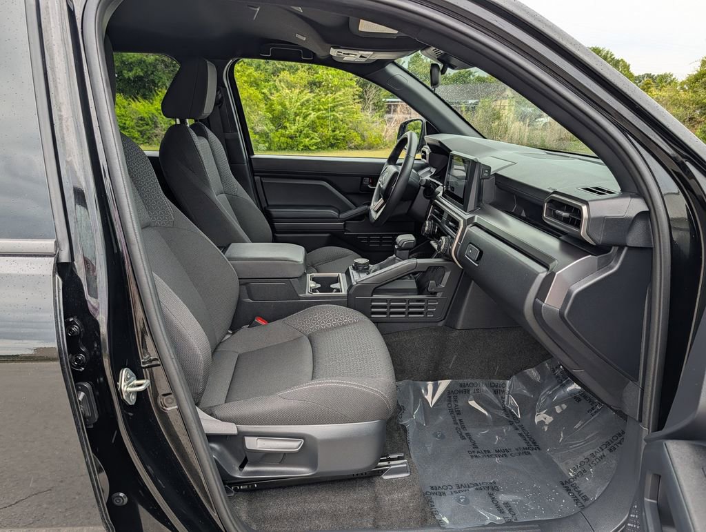 Used 2025 Toyota 4Runner SR5 AWD/4WD image 22