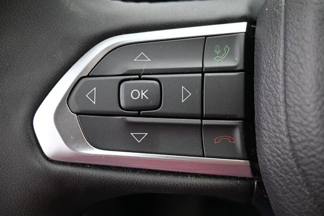 Used 2024 Jeep Compass Latitude AWD/4WD image 17