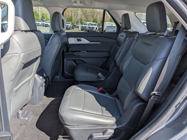 Certified 2025 Ford Explorer Active w/ Active Comfort Package AWD/4WD image 28