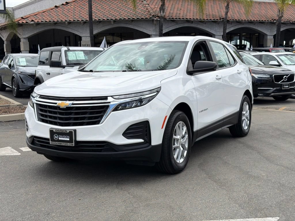 Used 2024 Chevrolet Equinox LS w/ Driver Confidence II Package FWD image 5