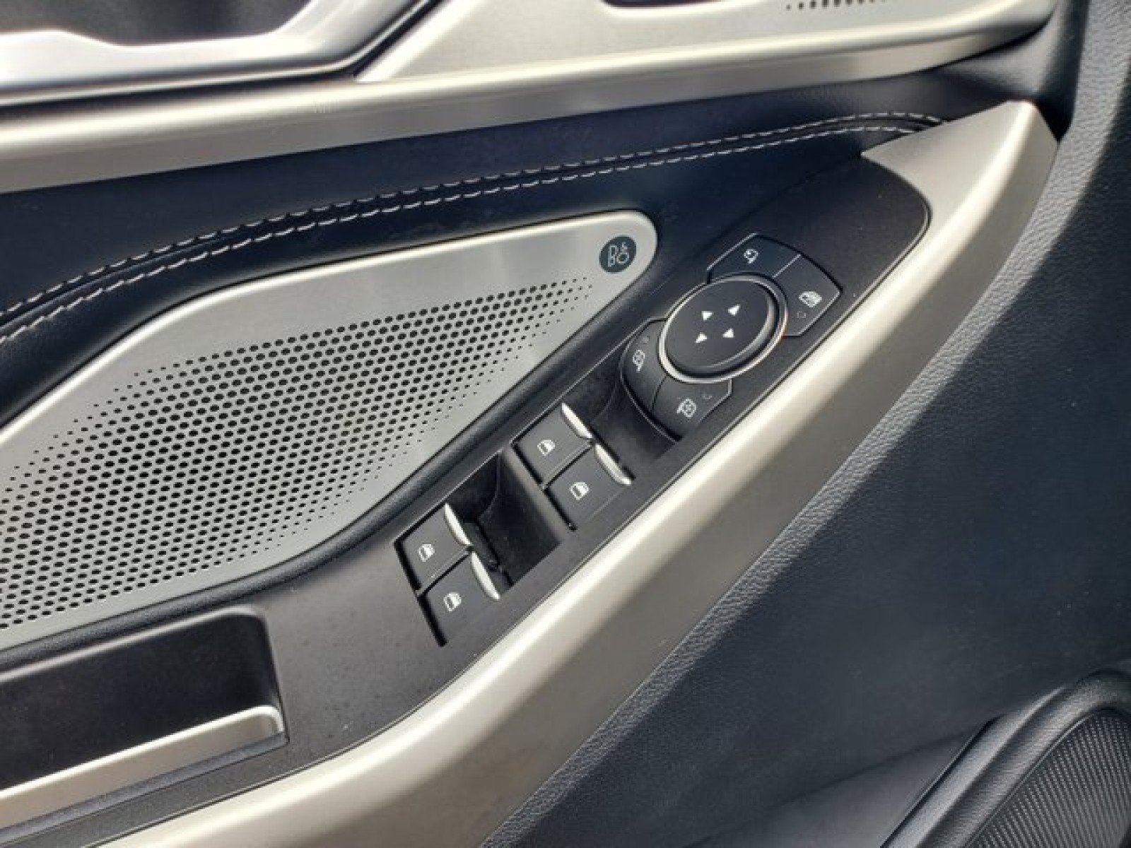 Certified 2023 Ford Explorer Limited w/ Limited Technology Package RWD image 14