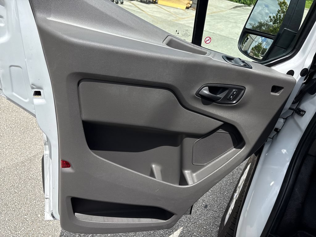 Certified 2025 Ford Transit 250 Low Roof w/ Exterior Upgrade Package RWD image 28