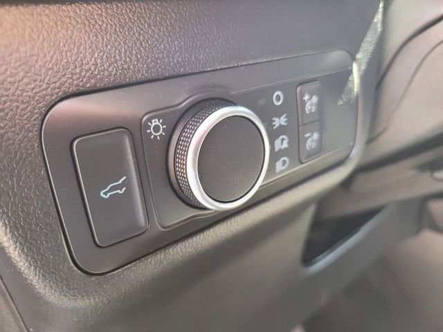 Certified 2022 Ford Escape SE w/ SE Sport Appearance Package image 17