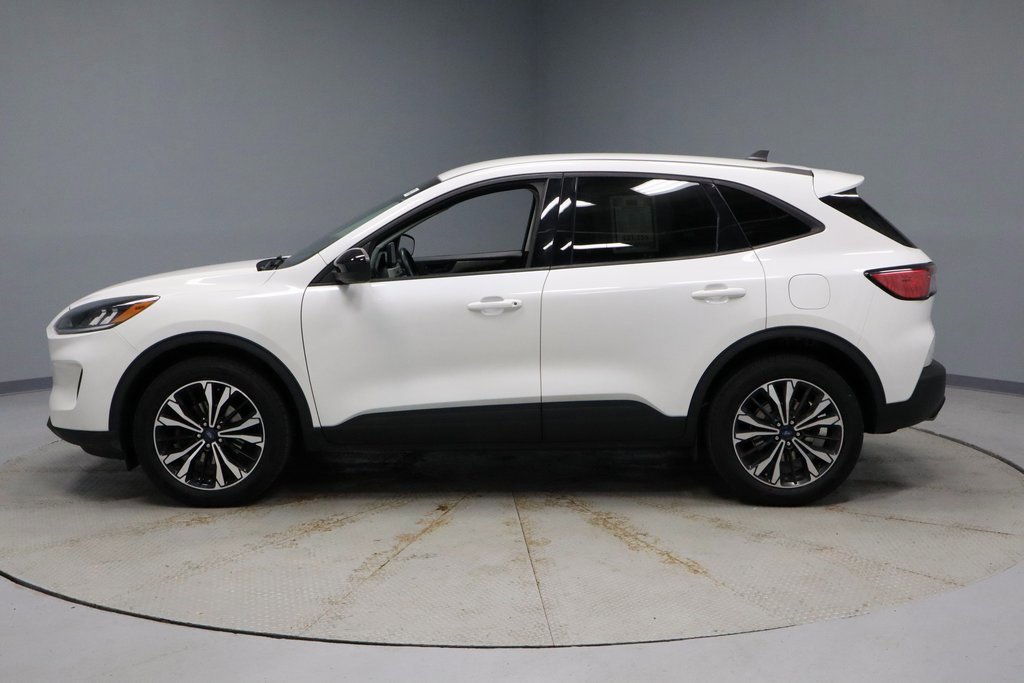 Certified 2022 Ford Escape SE w/ SE Sport Appearance Package image 2