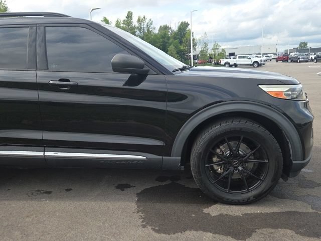 Certified 2020 Ford Explorer XLT w/ Equipment Group 202A AWD/4WD image 4
