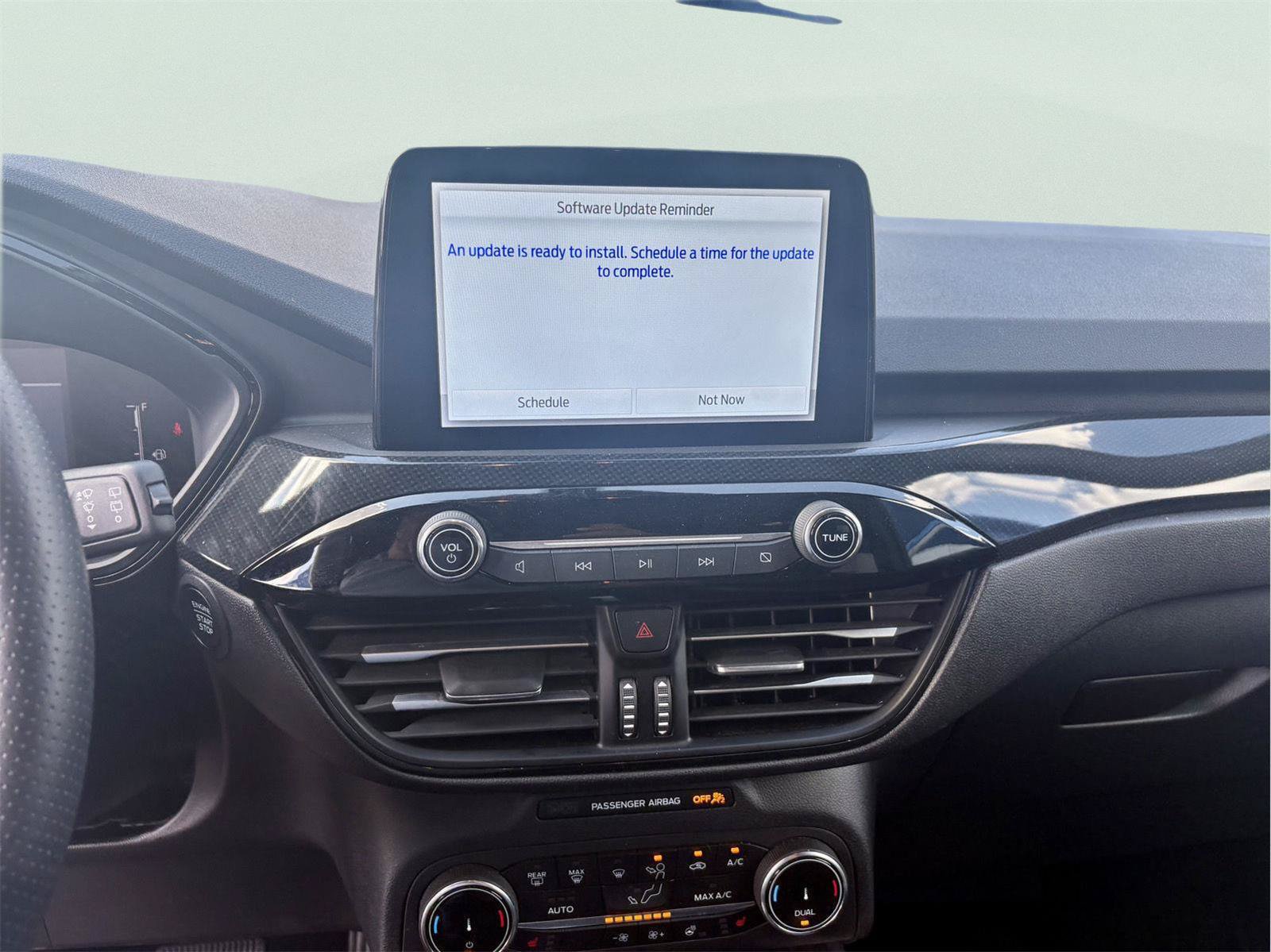 Certified 2025 Ford Escape ST-Line Select AWD/4WD image 17