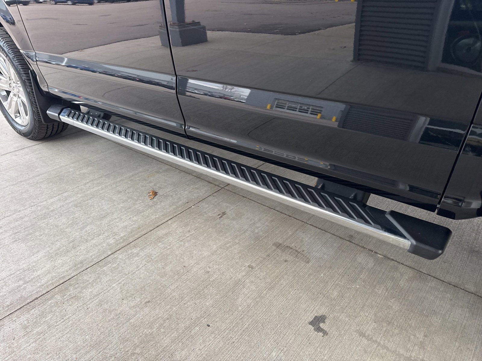 Certified 2019 Ford F150 XLT w/ Equipment Group 302A Luxury image 18