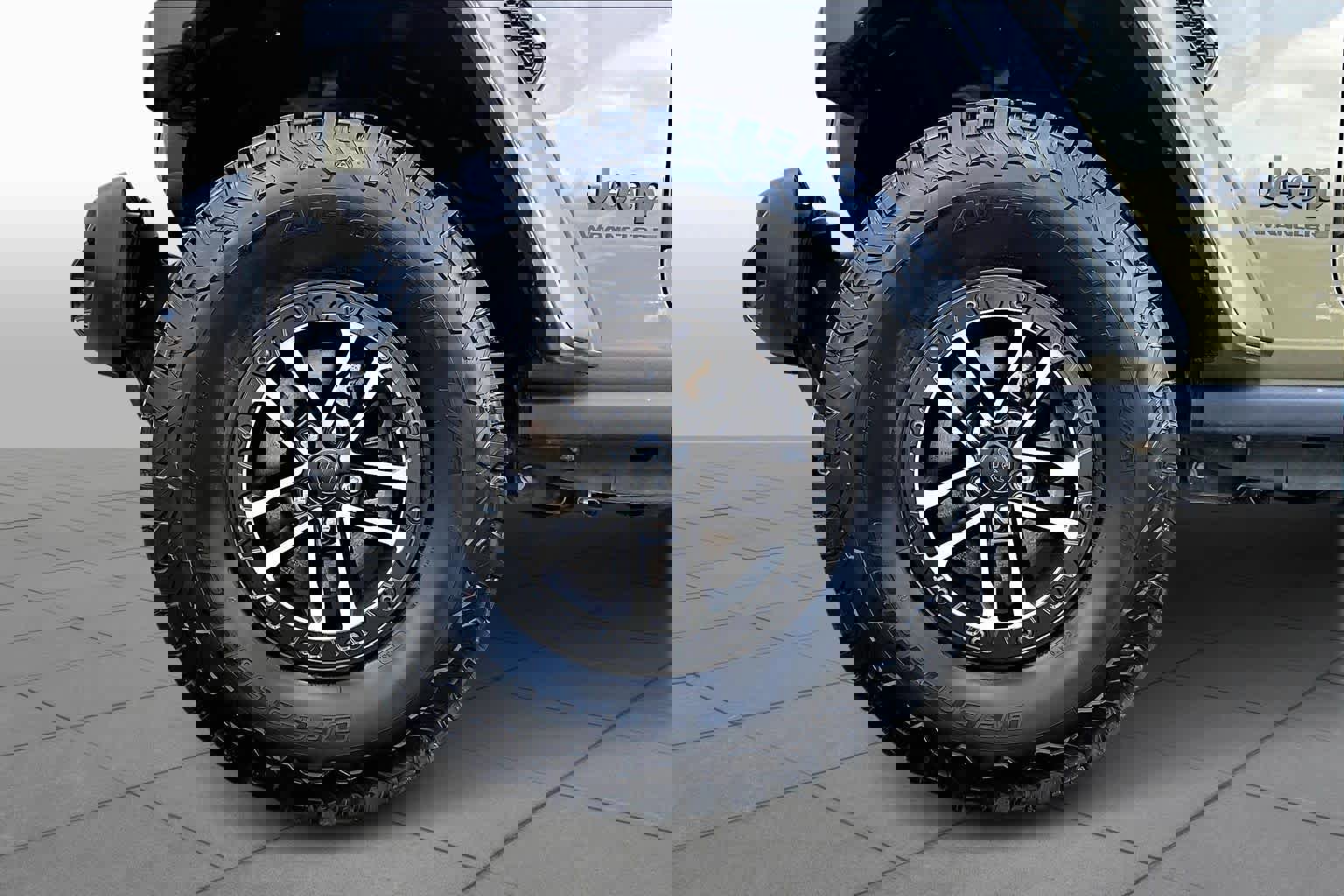 Used 2025 Jeep Wrangler Willys image 16