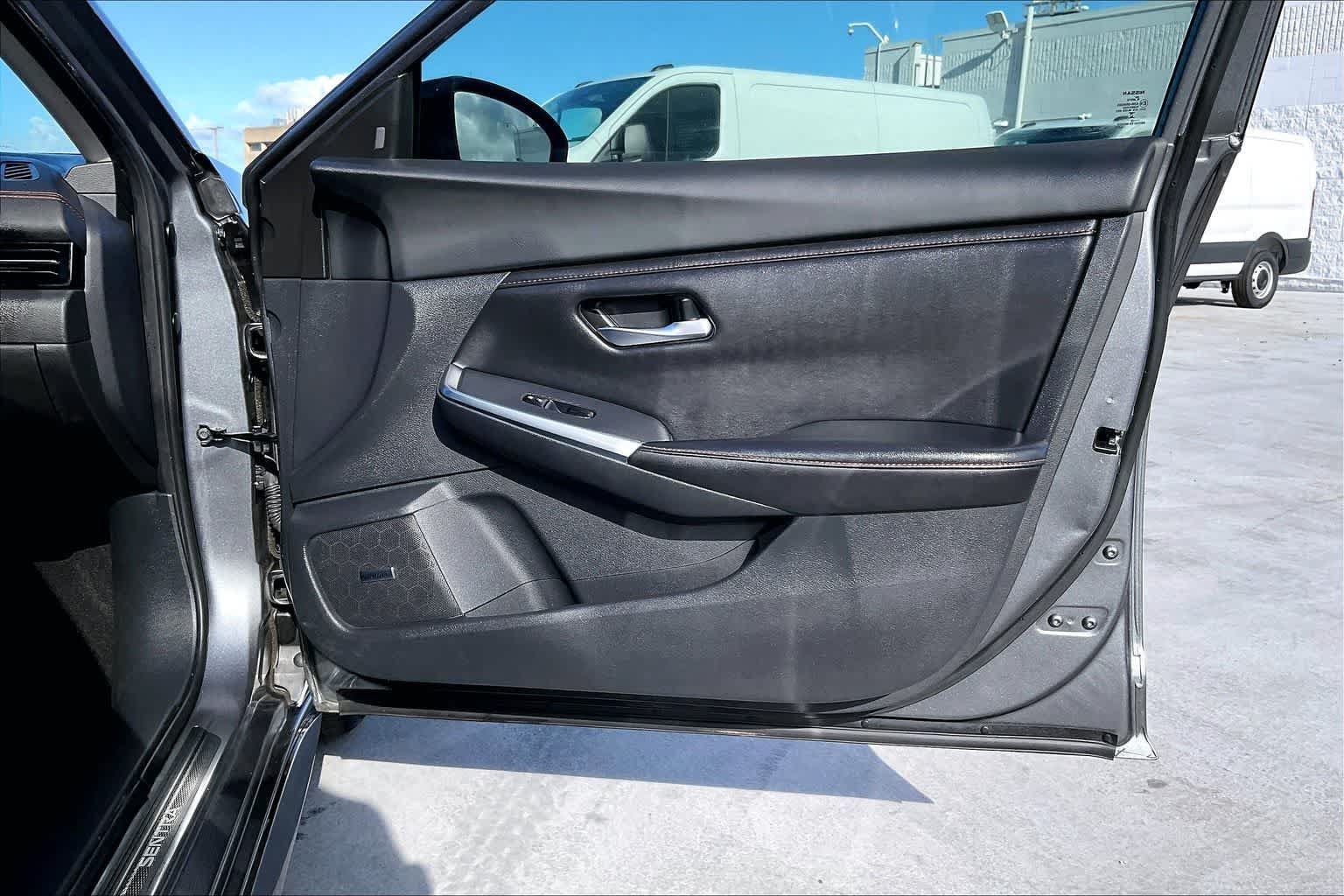 Used 2023 Nissan Sentra SR w/ SR Premium Package FWD image 28