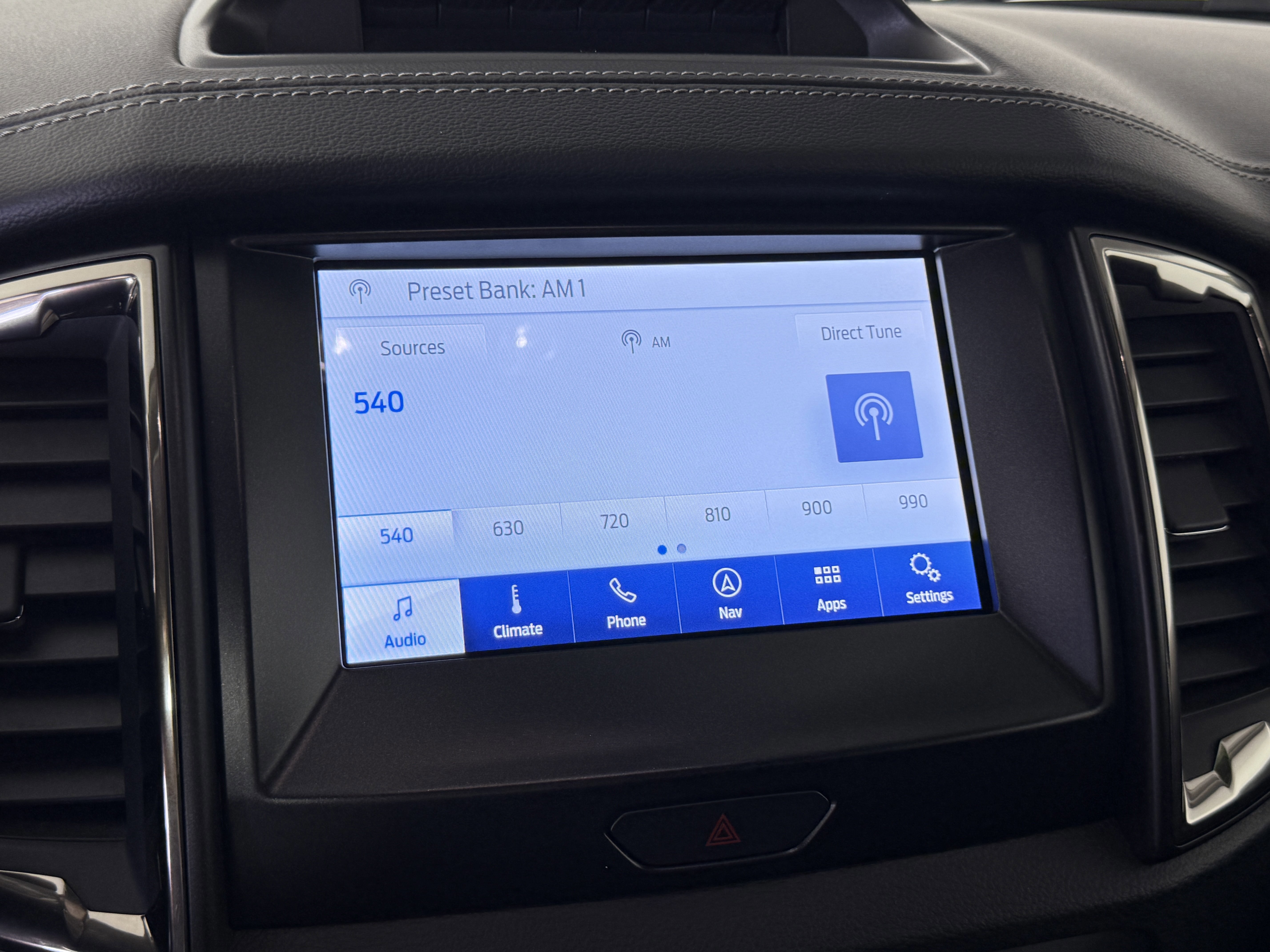 Certified 2022 Ford Ranger Lariat w/ Tremor Off-Road Package image 19