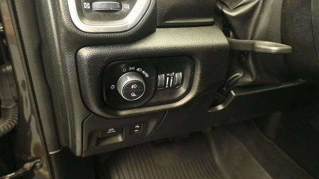 Used 2024 RAM 1500 Laramie AWD/4WD image 15