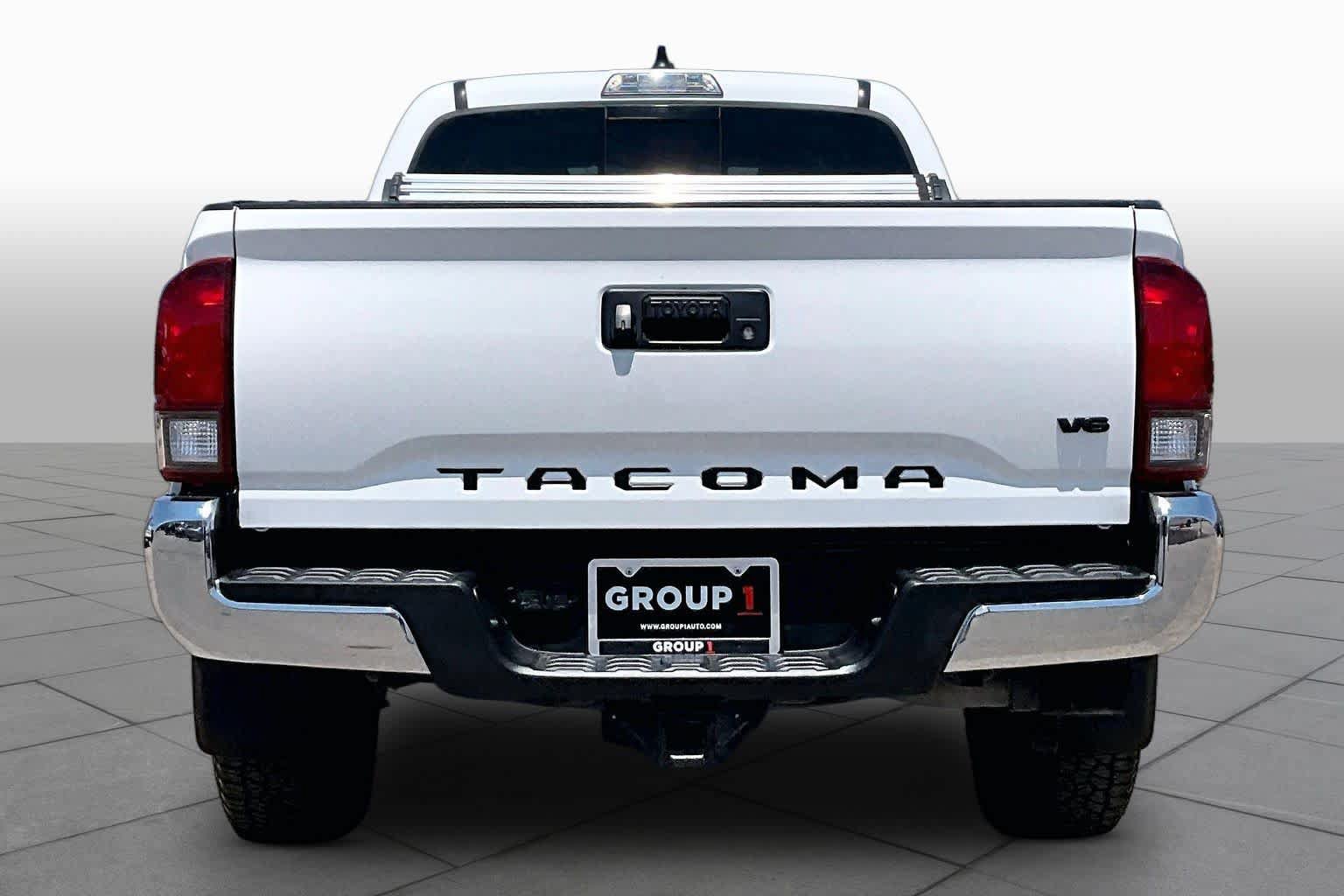 Used 2022 Toyota Tacoma SR5 RWD image 5