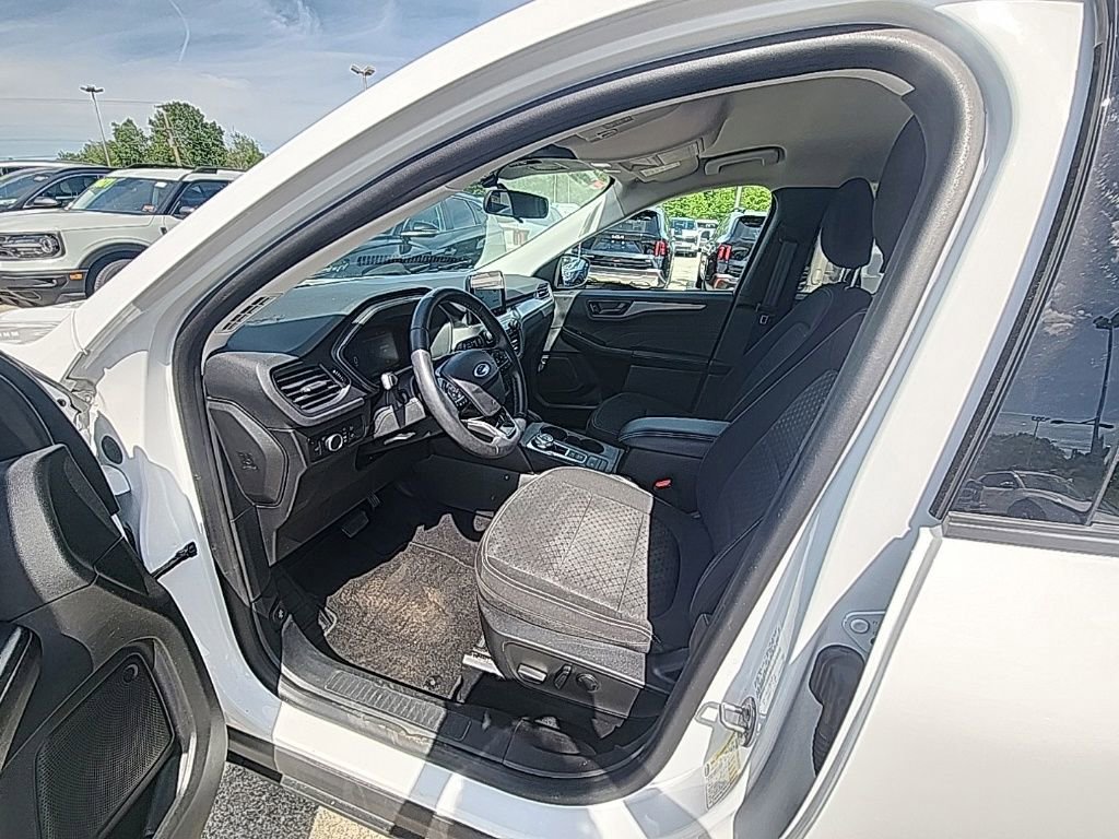 Certified 2023 Ford Escape Active AWD/4WD image 10