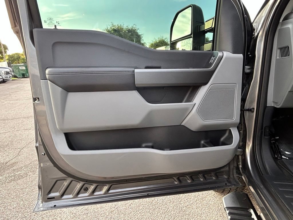 Certified 2025 Ford F250 XL w/ STX Appearance Package AWD/4WD image 36