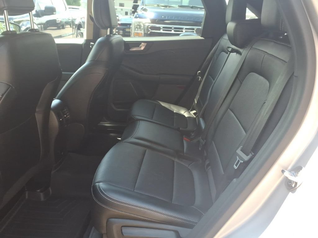 Certified 2020 Ford Escape Titanium w/ Titanium Premium Package 2.0 AWD/4WD image 16
