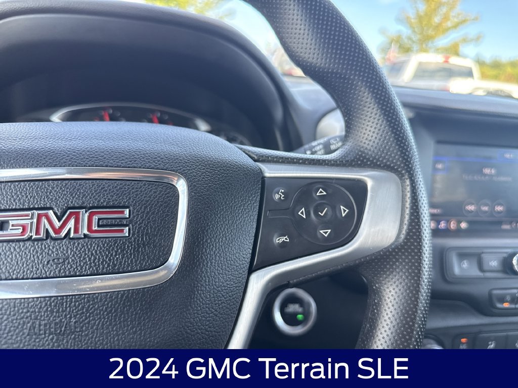 Used 2024 GMC Terrain SLE AWD/4WD image 3