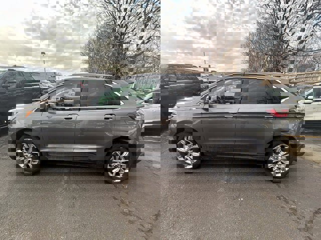 Certified 2024 Ford Edge Titanium image 2