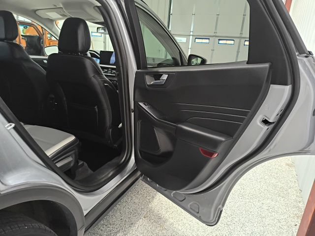 Certified 2023 Ford Escape Platinum AWD/4WD image 19
