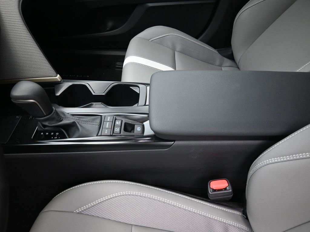 Used 2026 Toyota Camry SE w/ Convenience Package image 20