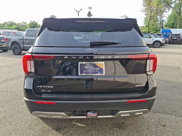 Certified 2025 Ford Explorer Active w/ Active Comfort Package AWD/4WD image 23
