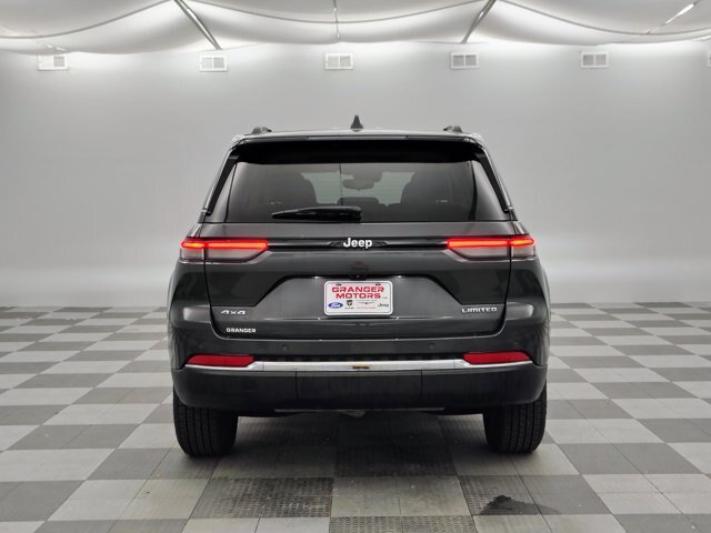 Used 2022 Jeep Grand Cherokee Limited AWD/4WD image 9