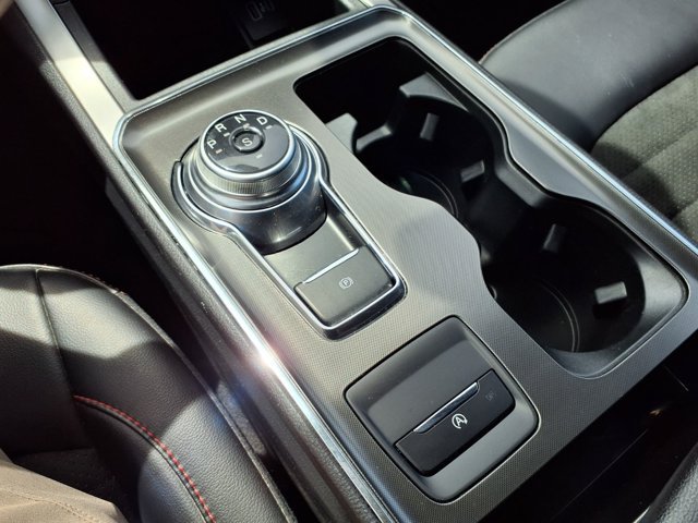 Certified 2024 Ford Edge ST-Line AWD/4WD image 15