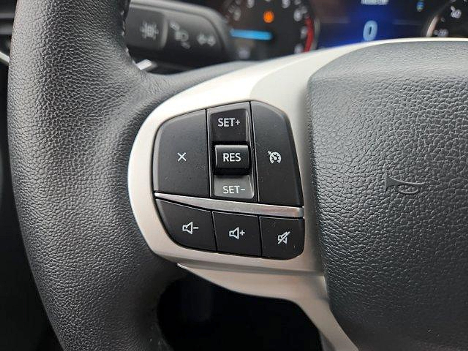 Certified 2023 Ford Explorer XLT w/ Equipment Group 202A AWD/4WD image 14