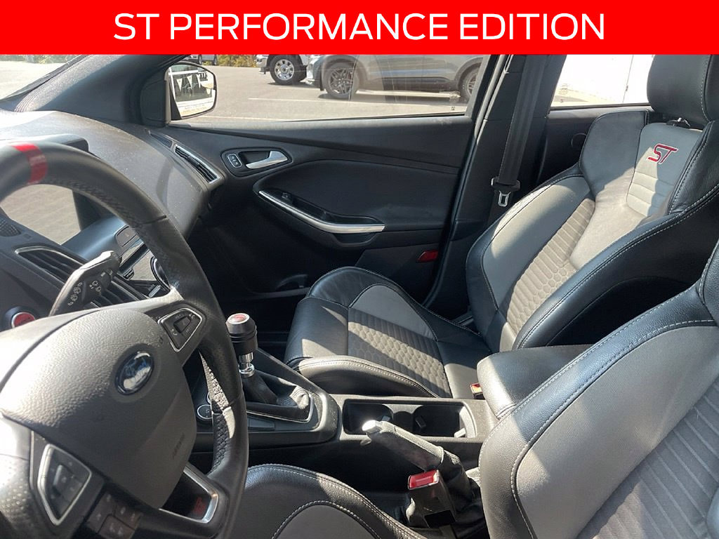 Certified 2017 Ford Focus ST w/ Equipment Group 401A FWD image 7