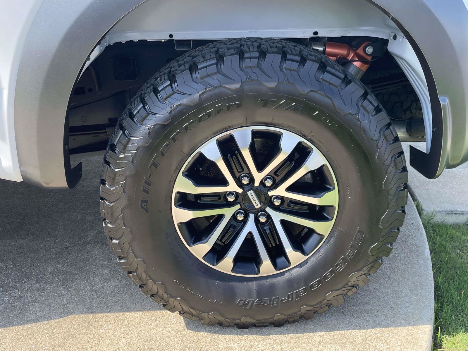 Certified 2019 Ford F150 Raptor w/ Equipment Group 802A Luxury AWD/4WD image 25
