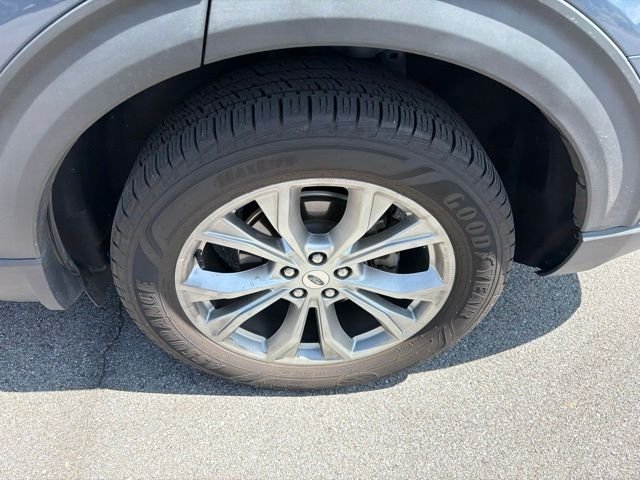 Certified 2021 Ford Explorer XLT w/ Equipment Group 202A AWD/4WD image 7