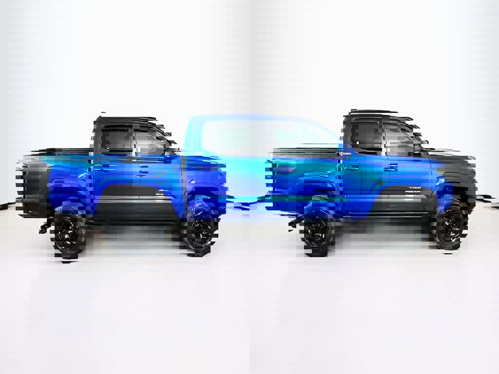 Used 2018 Toyota Tacoma SR5 image 6