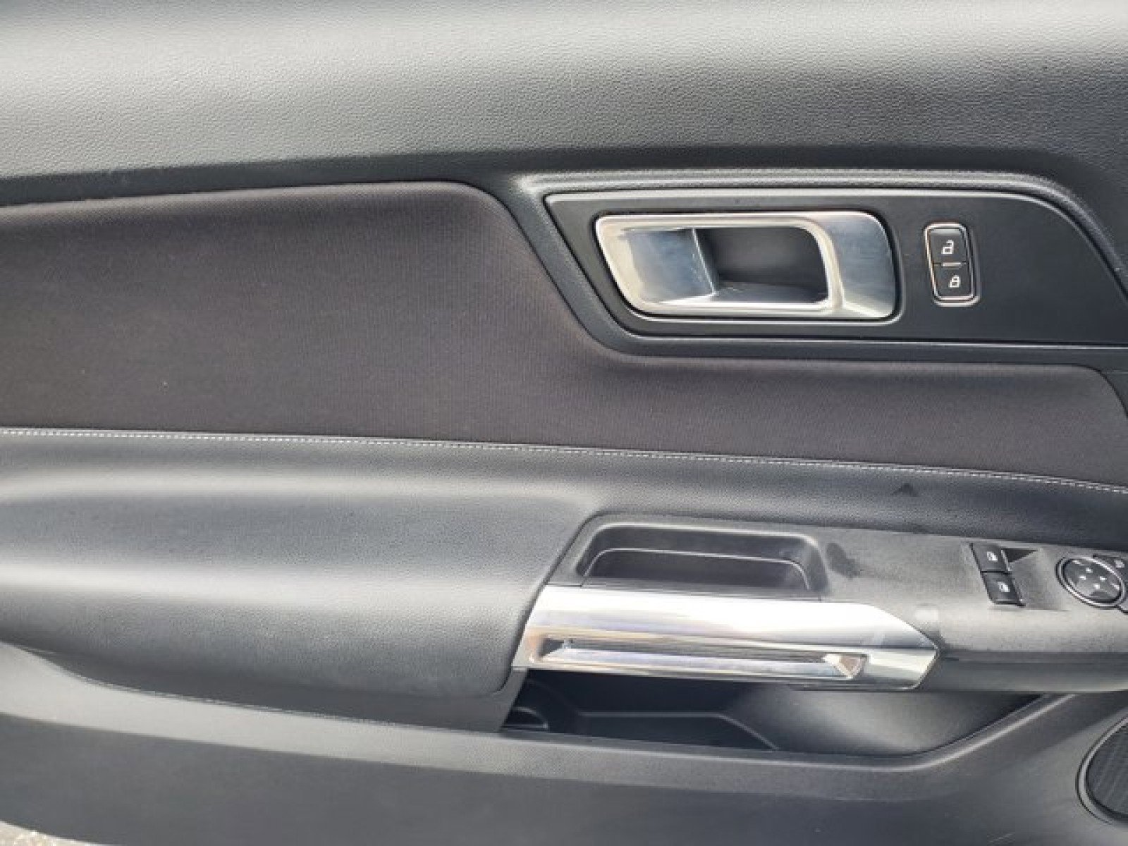 Certified 2019 Ford Mustang Coupe w/ Ecoboost Performance Package RWD image 12