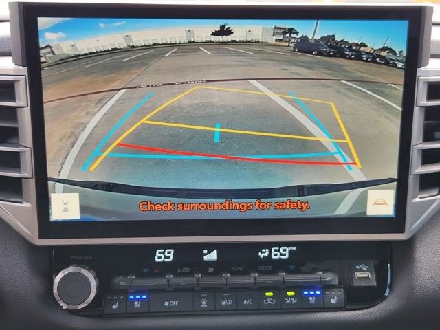 Used 2026 Toyota Tundra Limited AWD/4WD image 16