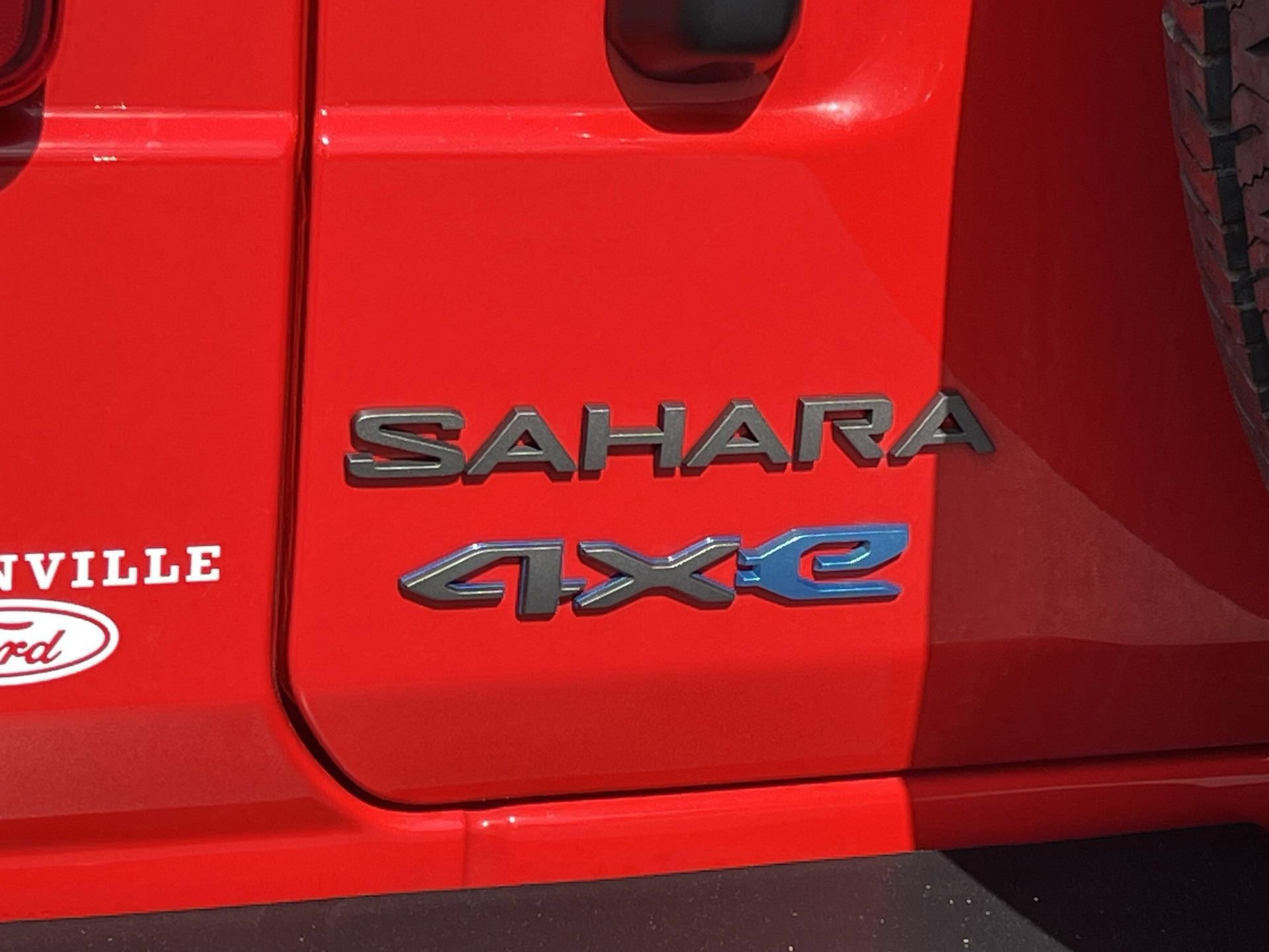 Used 2025 Jeep Wrangler Unlimited Sahara w/ Safety Group image 23